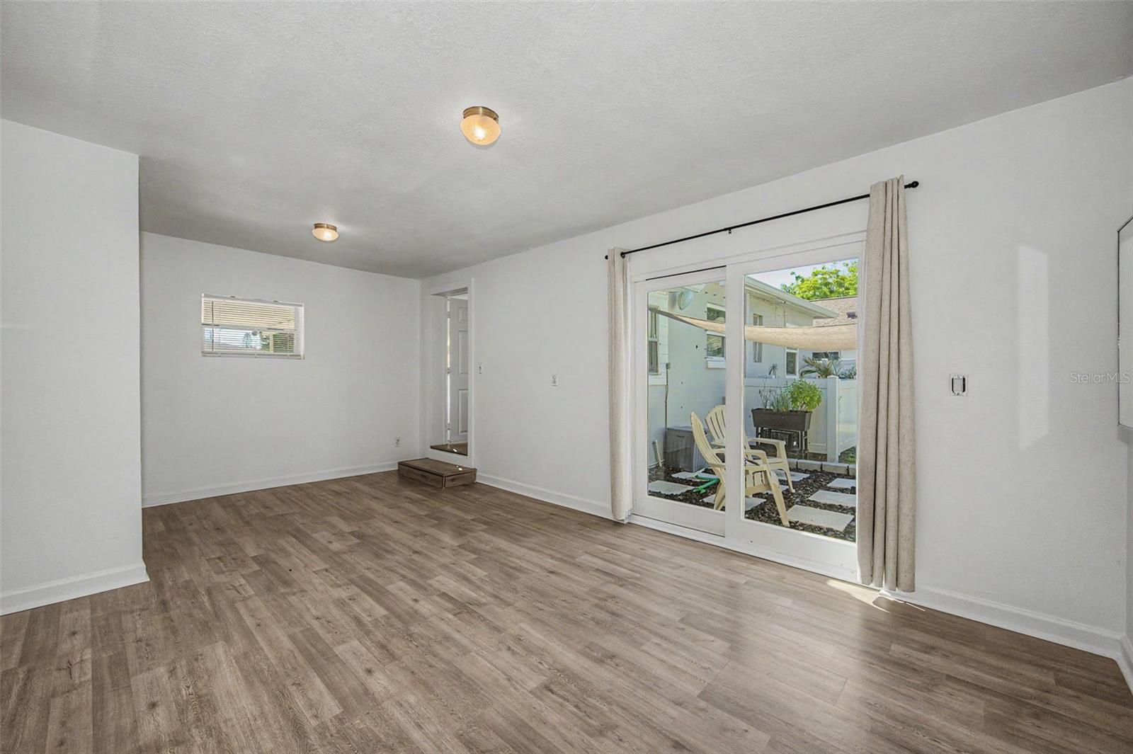 1001 QUEEN ST S — photo 12