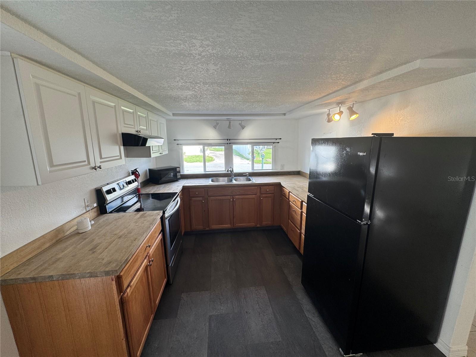 802 RIVER VIEW LN — photo 2