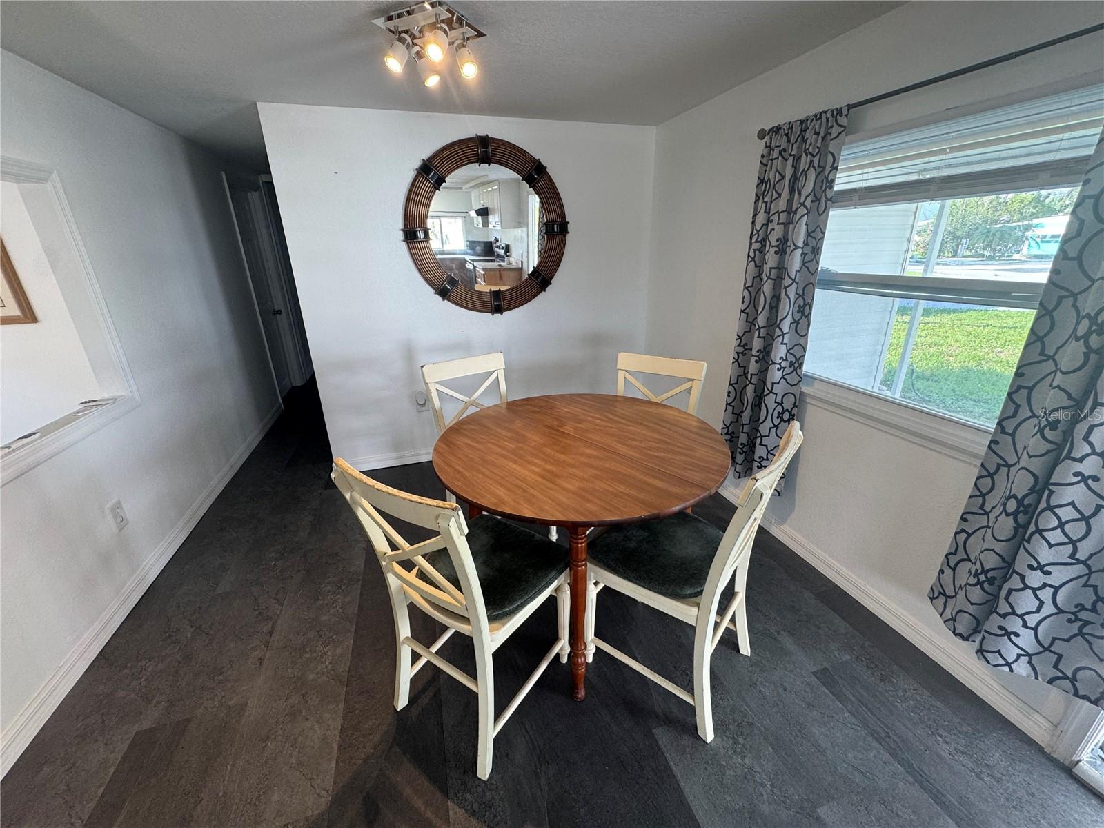 802 RIVER VIEW LN — photo 4