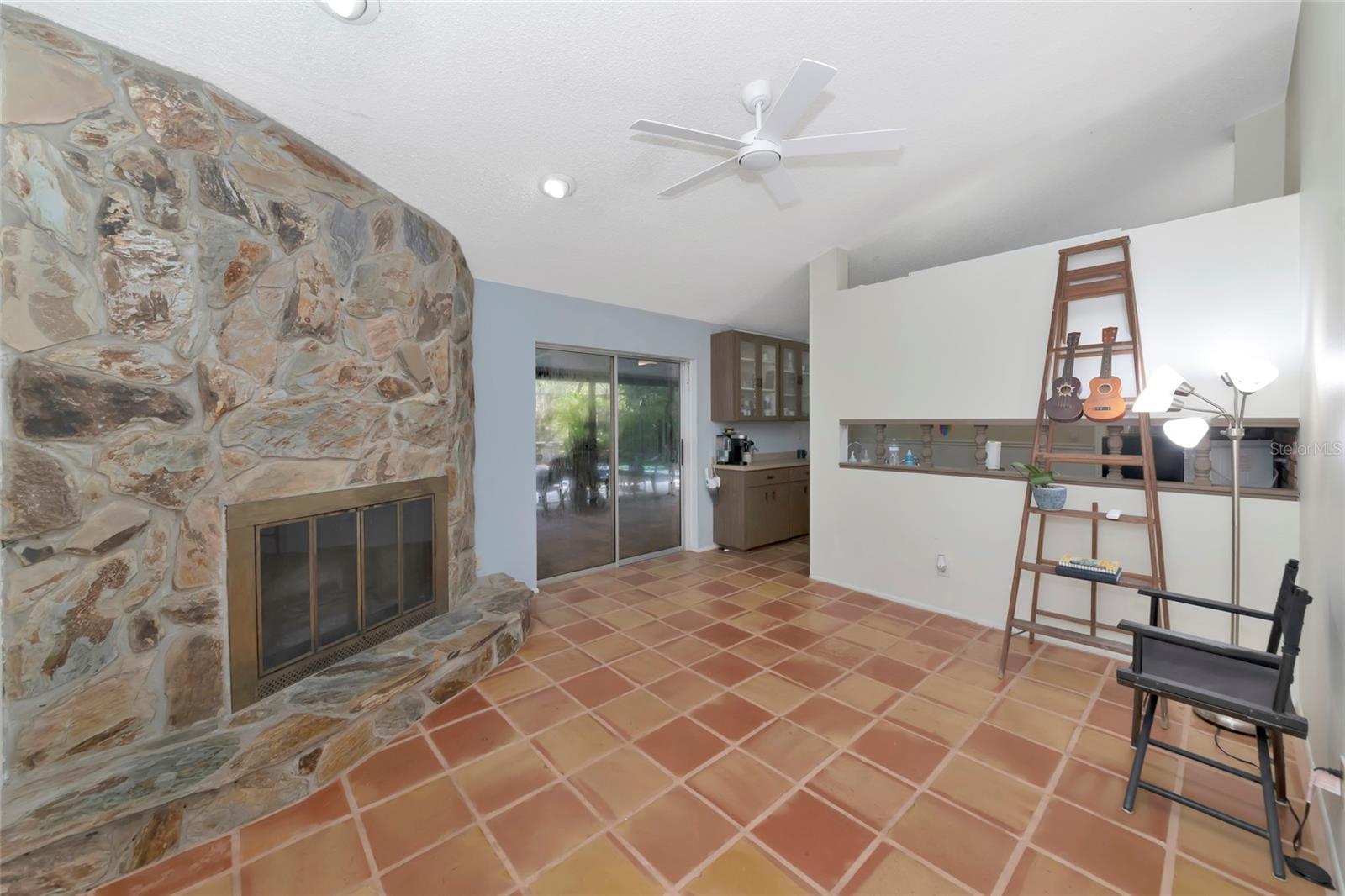 1351 MUSTANG ST — photo 8