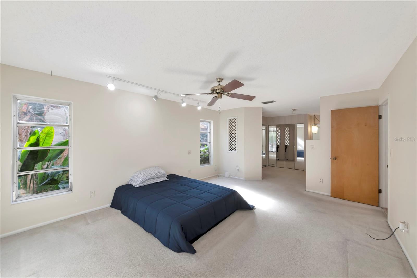 1351 MUSTANG ST — photo 44