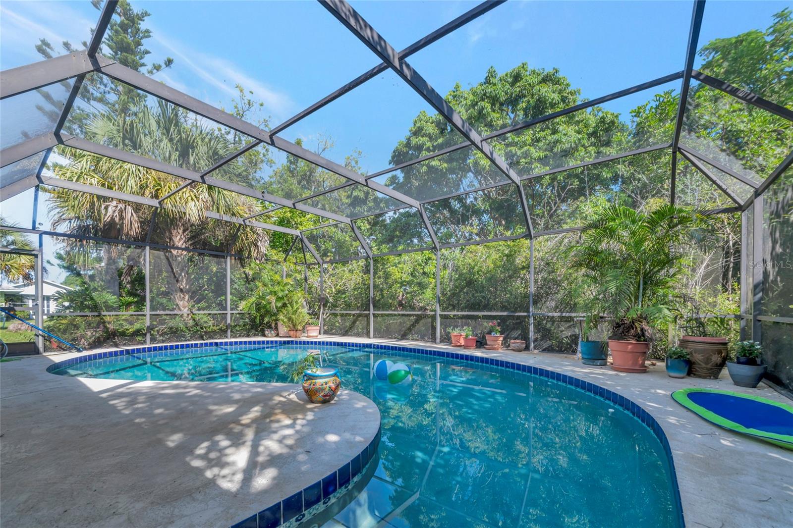 1351 MUSTANG ST — photo 3