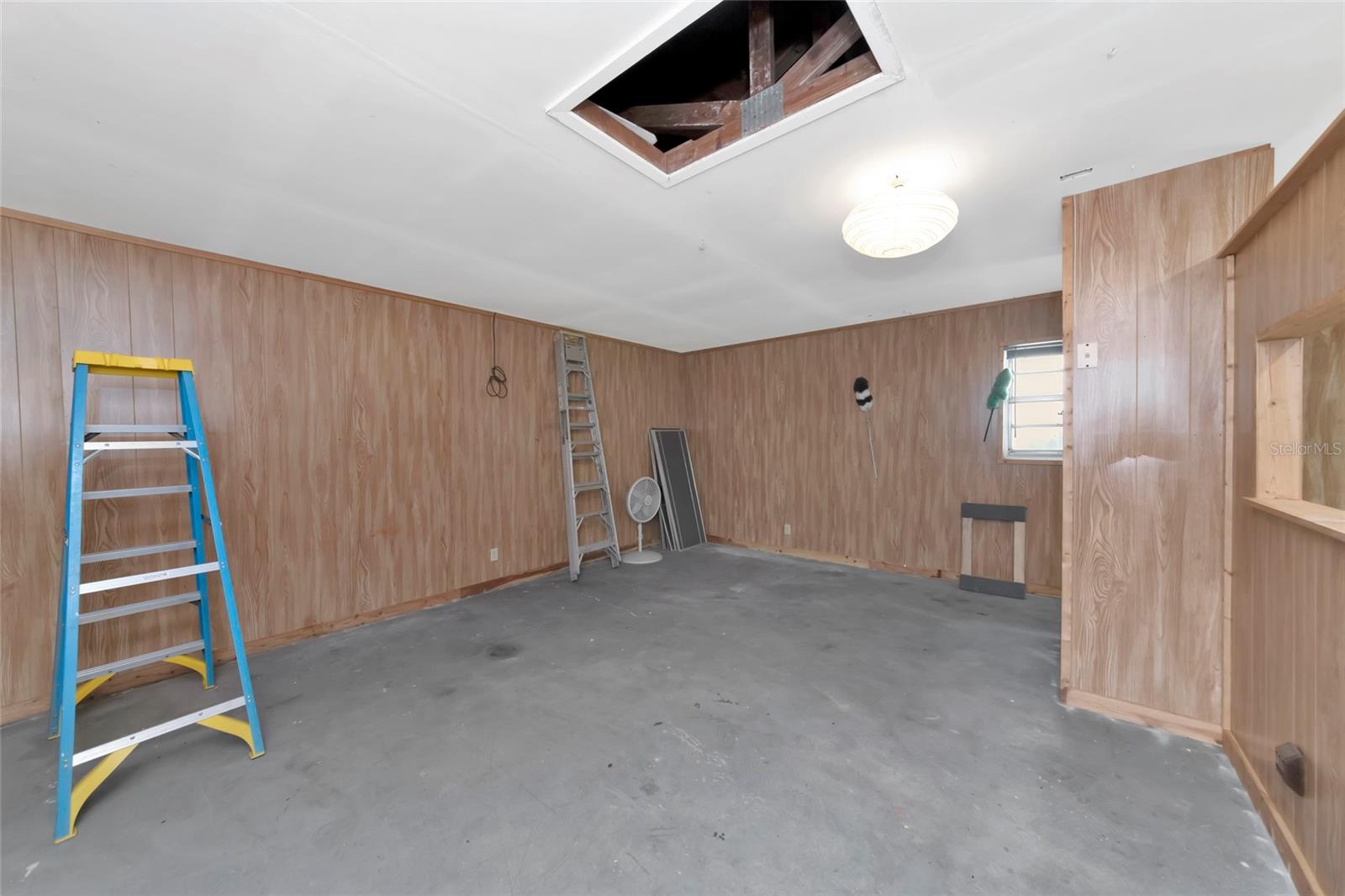 1351 MUSTANG ST — photo 25