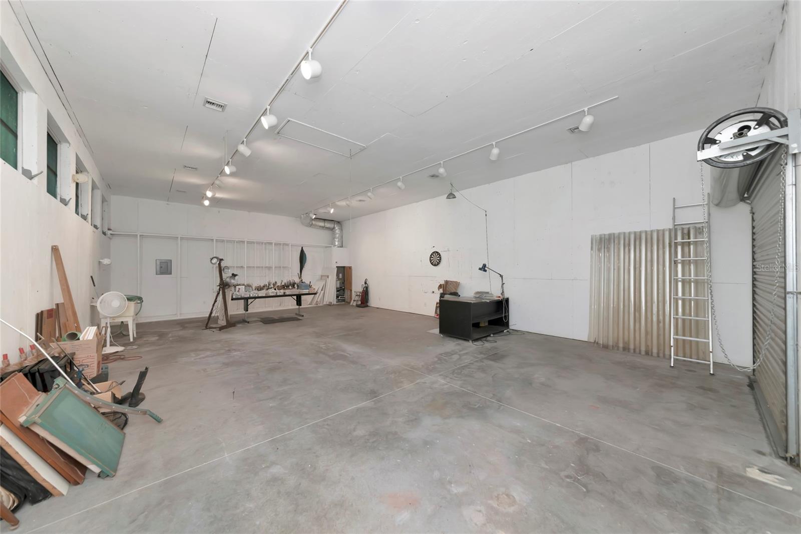 1351 MUSTANG ST — photo 23