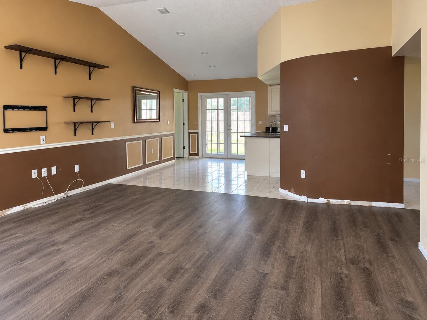 4723 BUSTI DR — photo 2