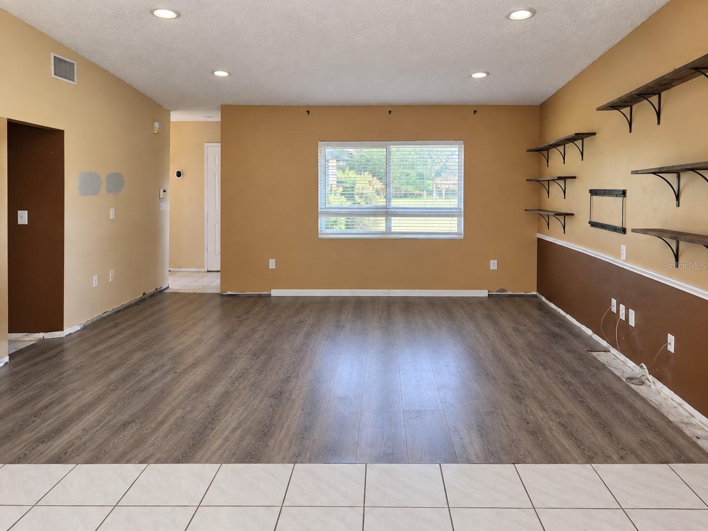 4723 BUSTI DR — photo 3