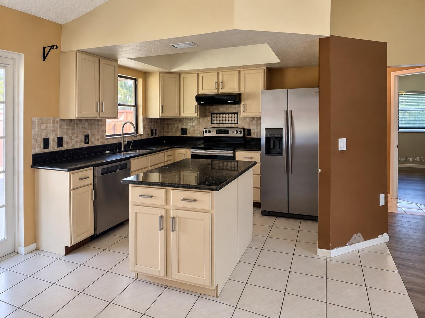4723 BUSTI DR — photo 5