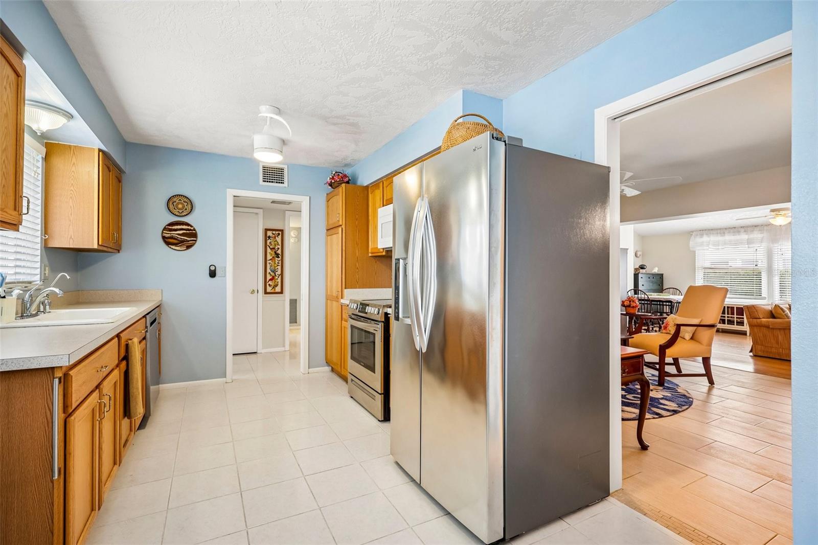 636 OAKMONT AVE — photo 18