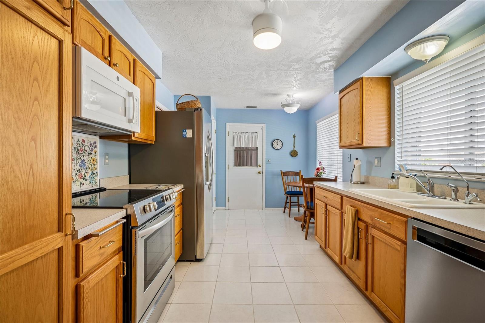 636 OAKMONT AVE — photo 14