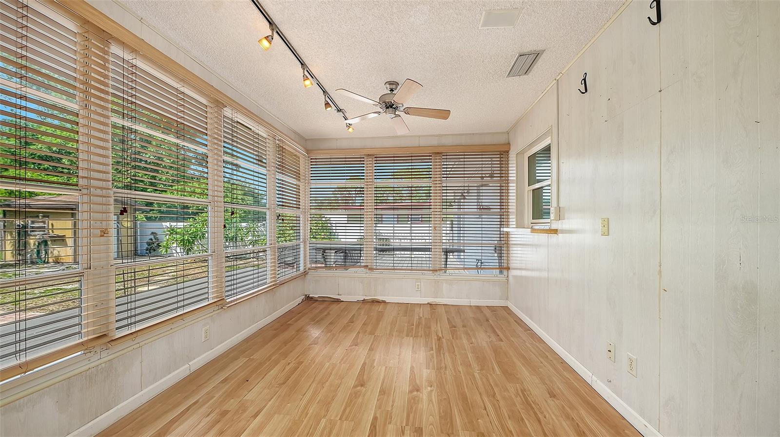 4090 GROVELAND AVE — photo 19