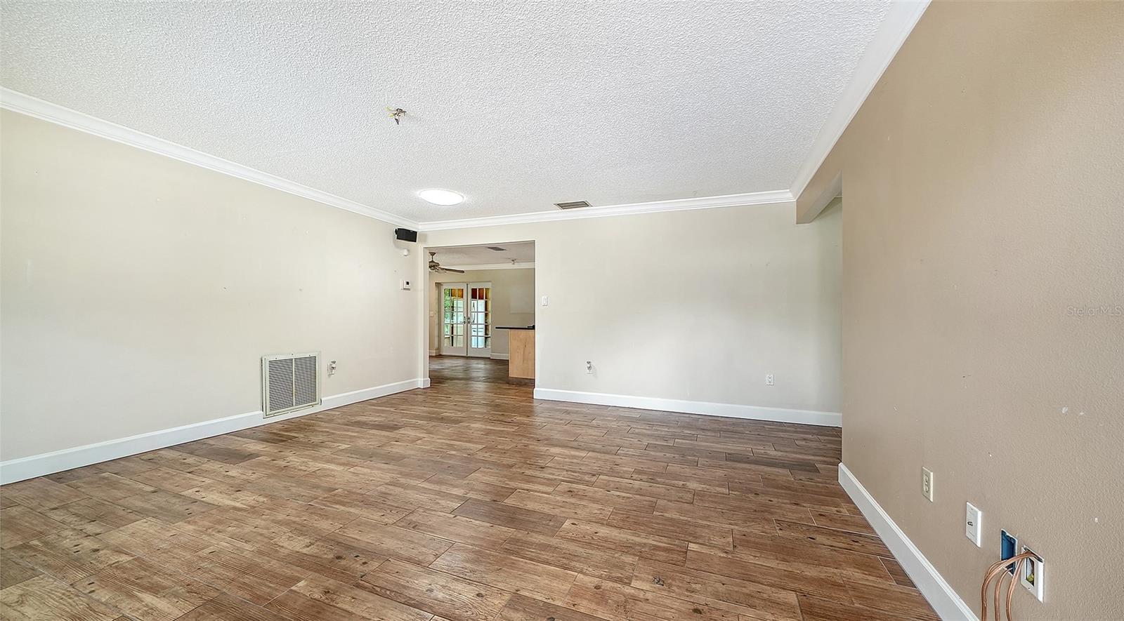 4090 GROVELAND AVE — photo 3