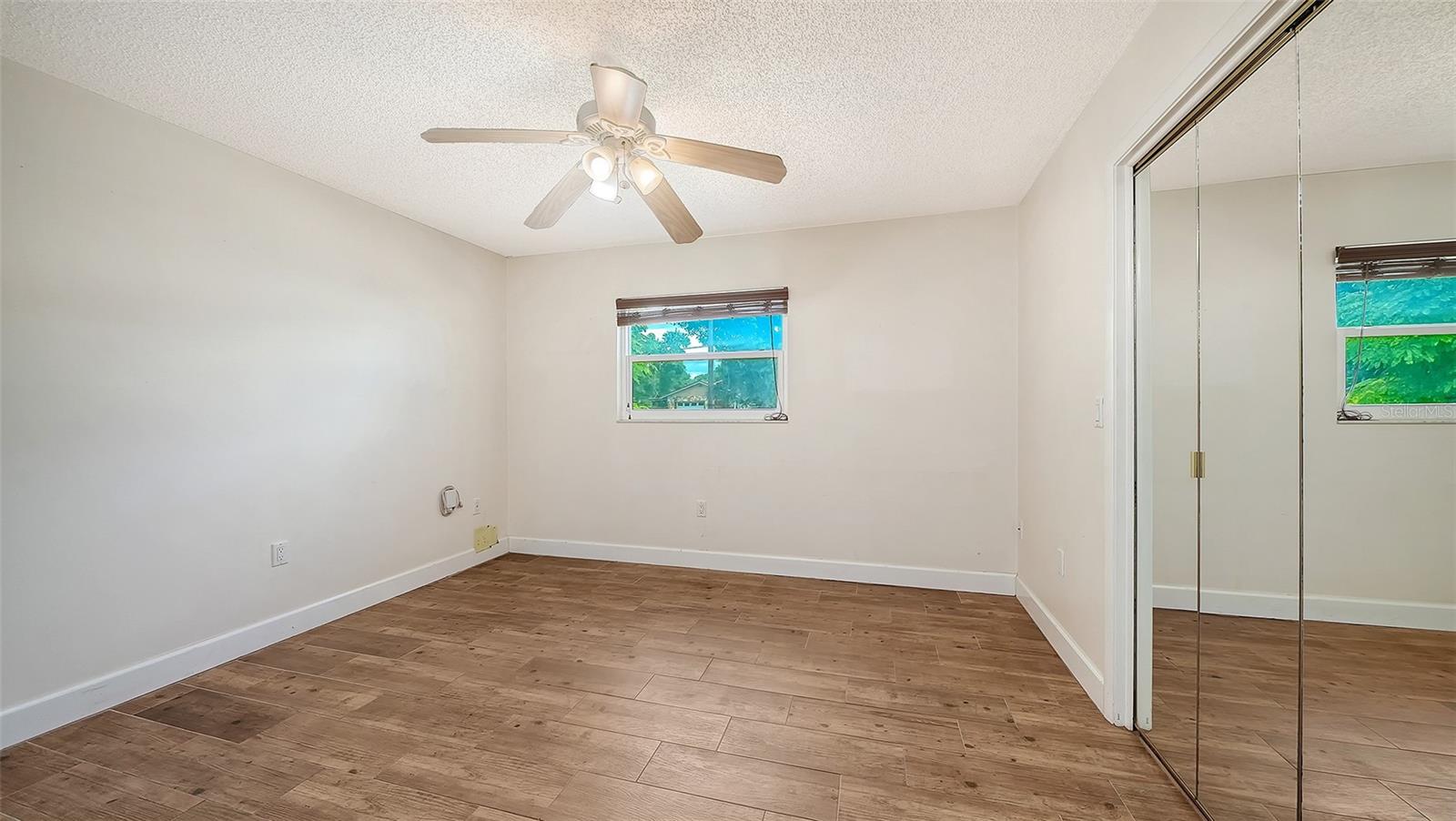 4090 GROVELAND AVE — photo 16