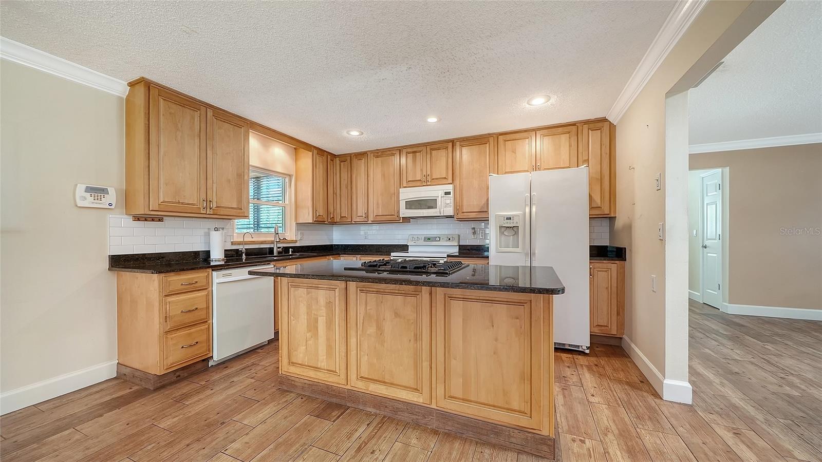 4090 GROVELAND AVE — photo 7