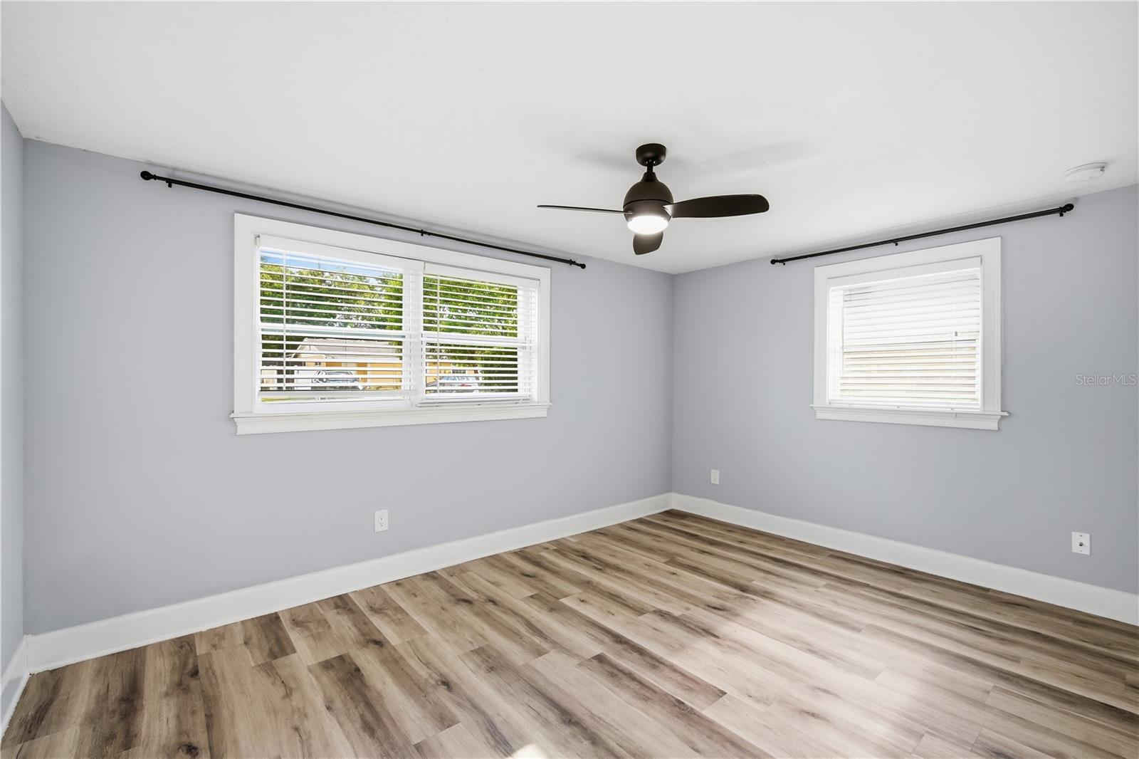 2707 W KENMORE AVE — photo 20