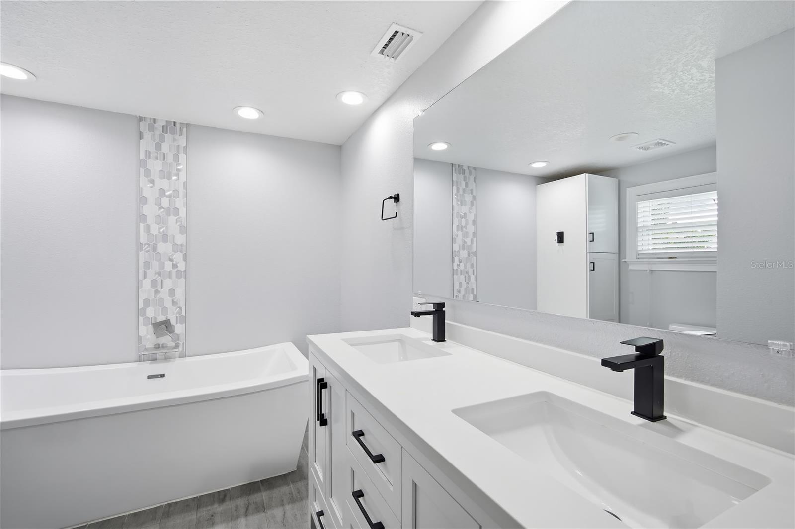 2707 W KENMORE AVE — photo 17