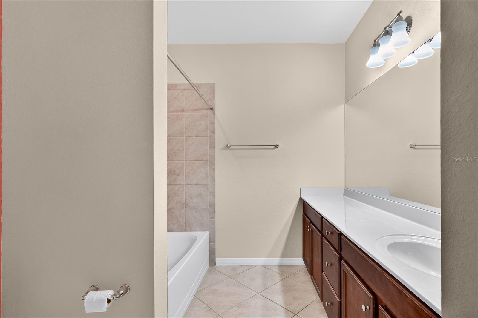 20169 LAGENTE CIR — photo 31
