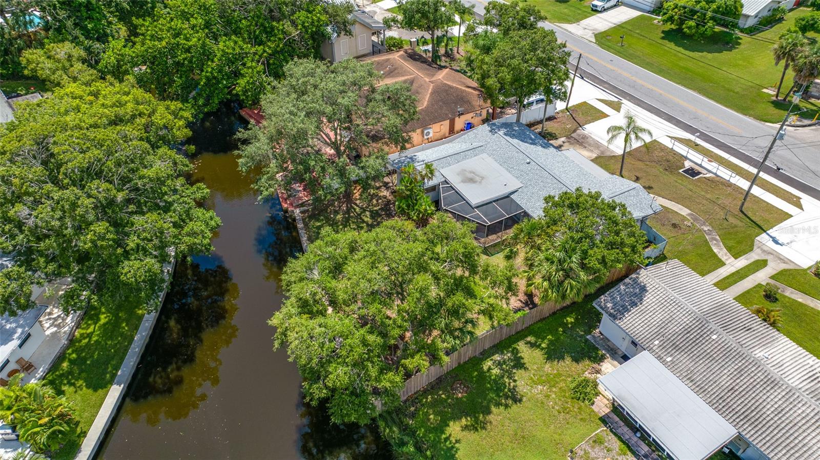 1367 INDIAN ROCKS RD S — photo 11