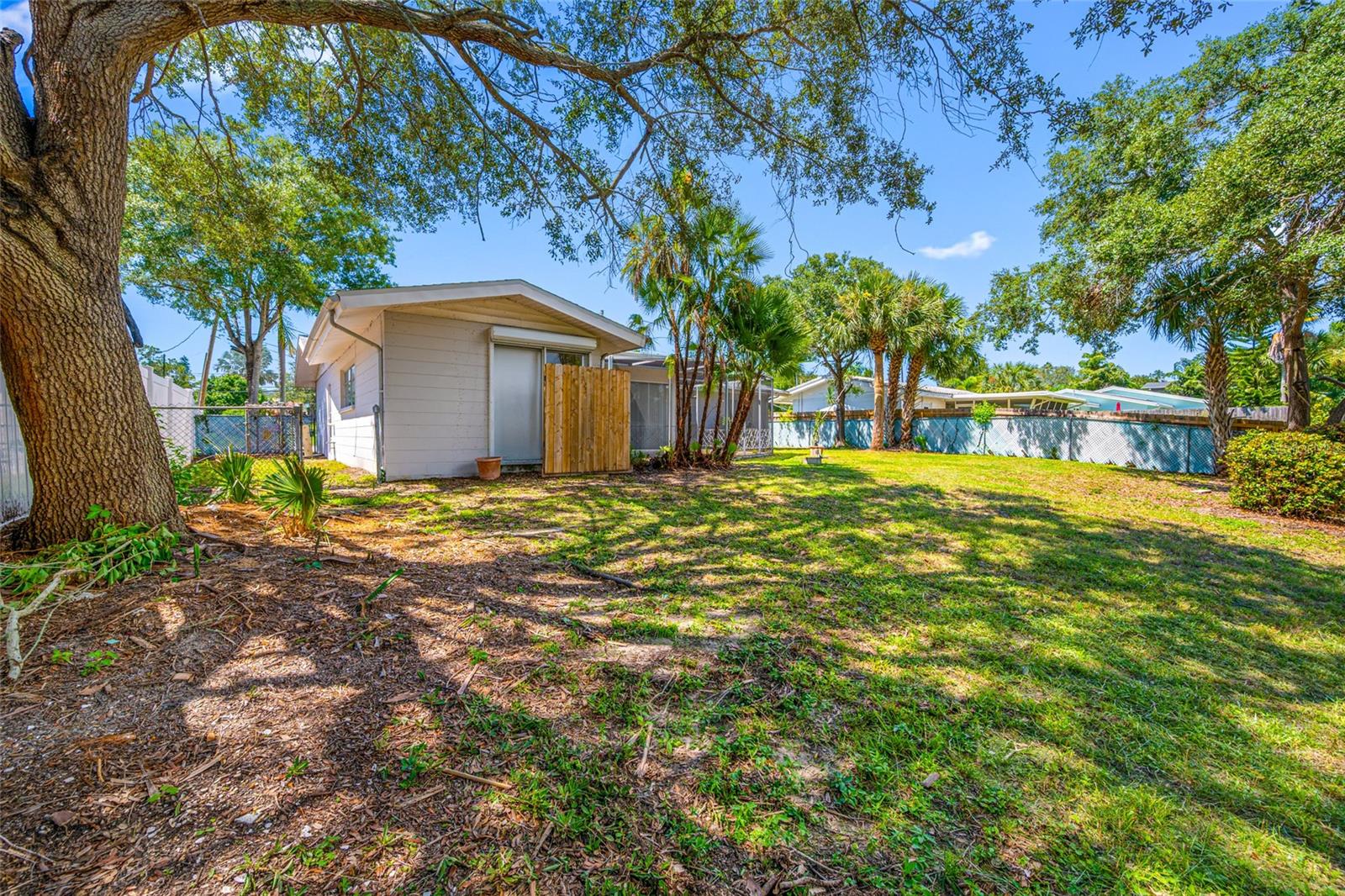 1367 INDIAN ROCKS RD S — photo 30