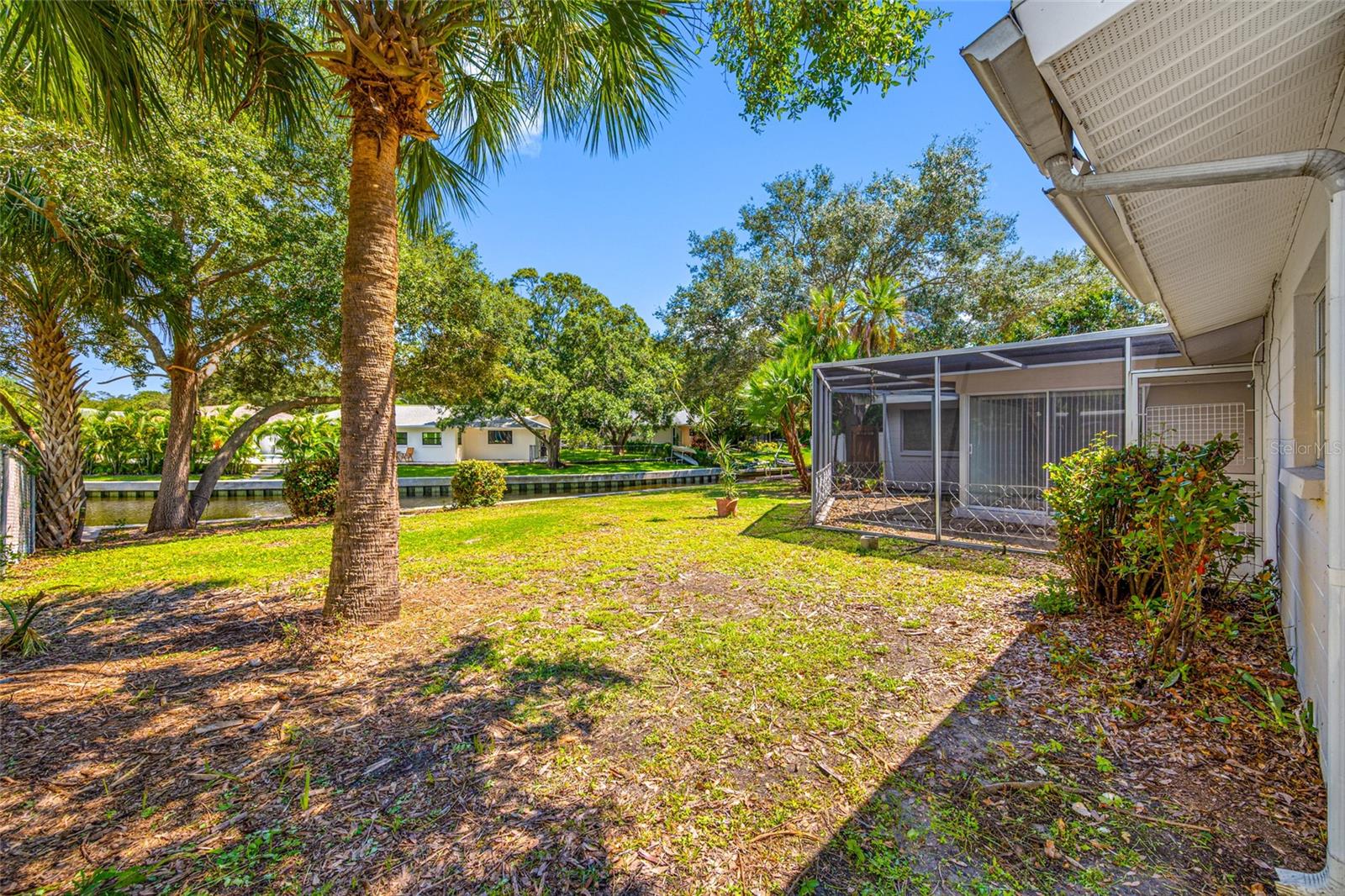 1367 INDIAN ROCKS RD S — photo 24
