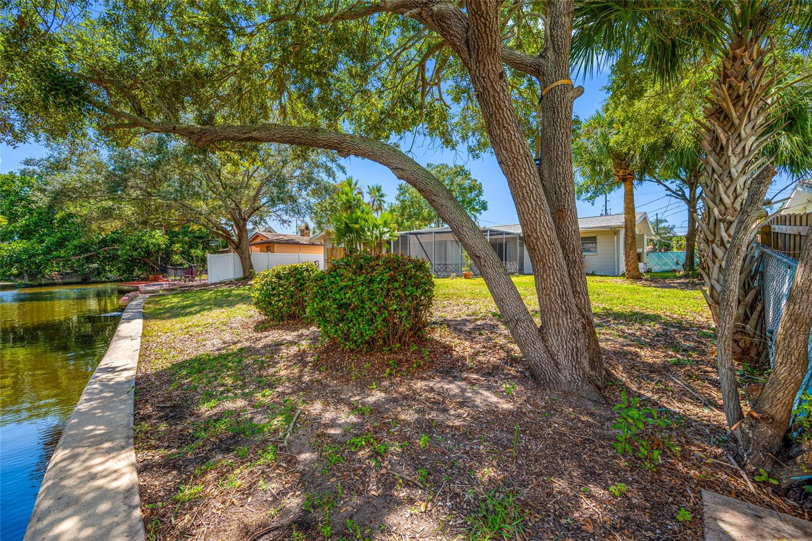 1367 INDIAN ROCKS RD S — photo 26