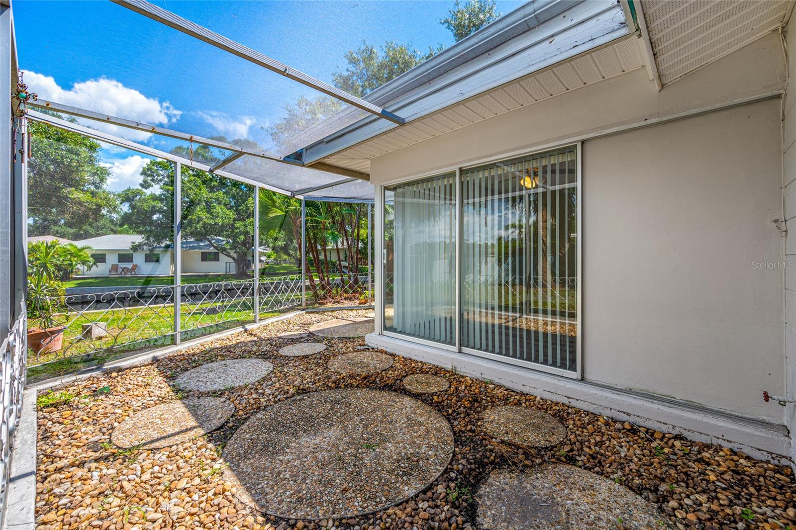 1367 INDIAN ROCKS RD S — photo 32