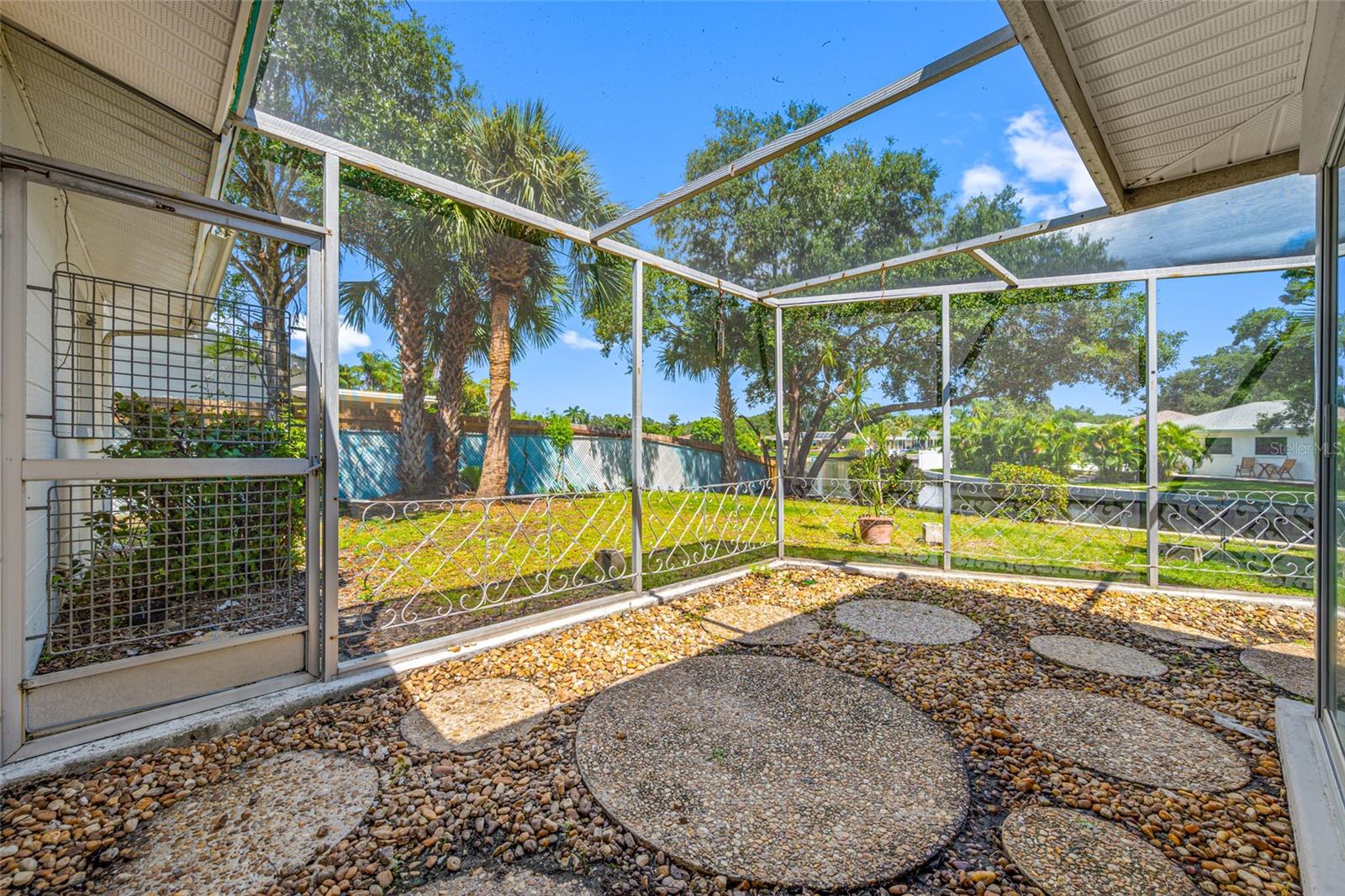 1367 INDIAN ROCKS RD S — photo 33