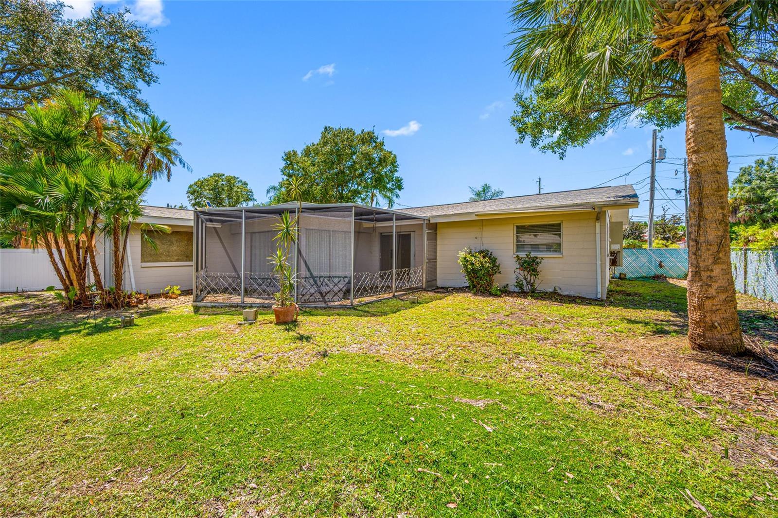 1367 INDIAN ROCKS RD S — photo 25