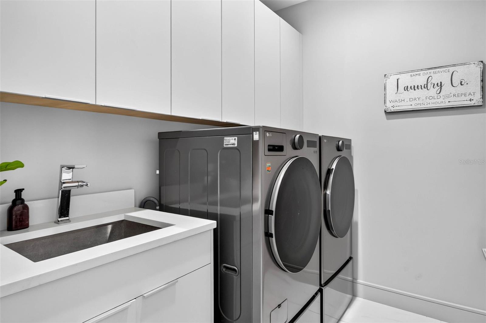 3600 W KENSINGTON AVE — photo 39