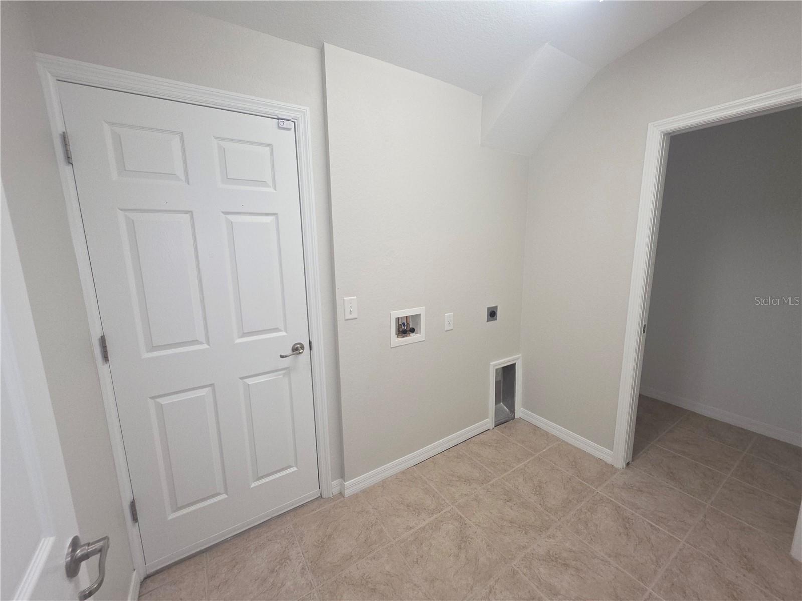 5449 APPOMATTOX DR — photo 10