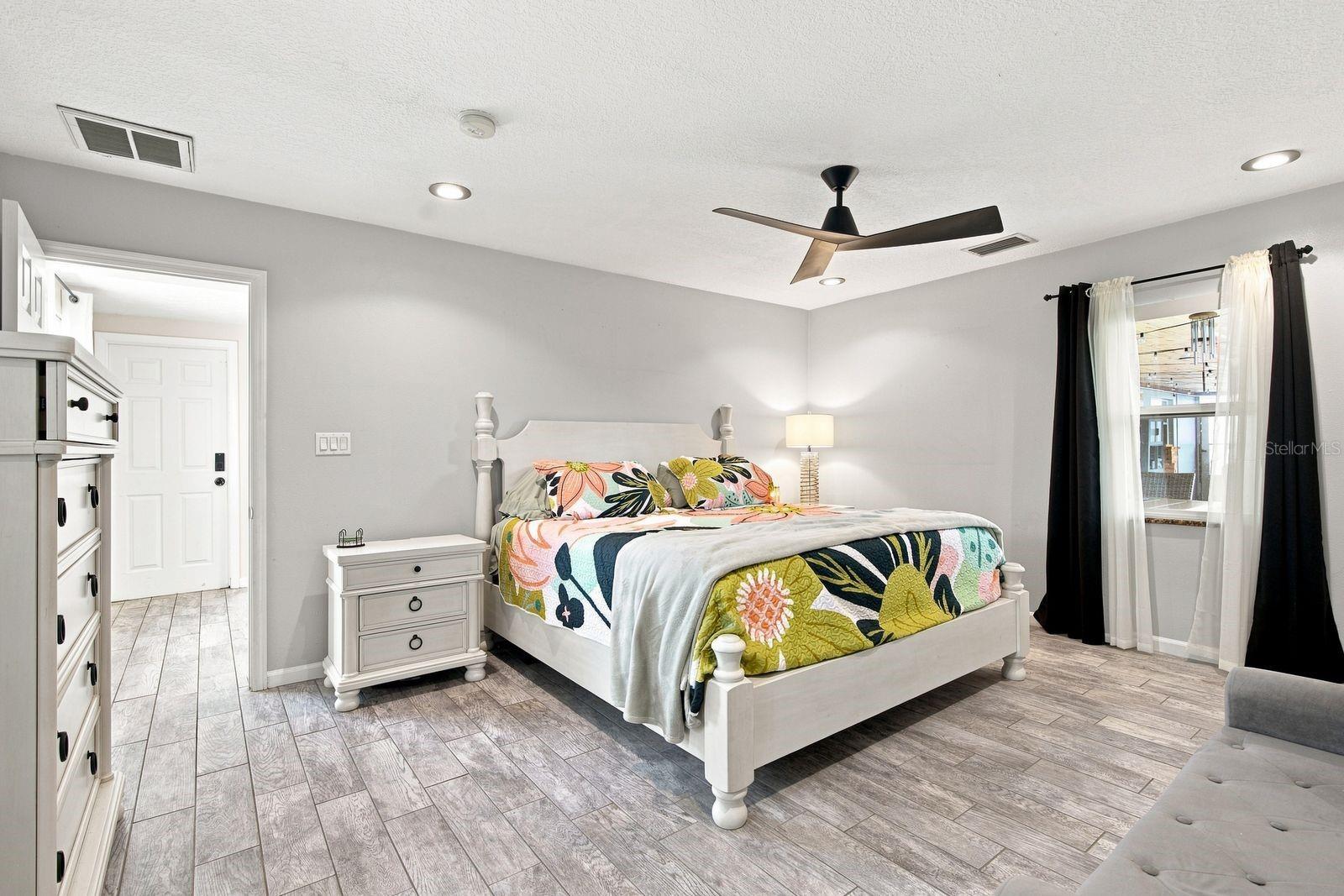 1324 CHANCELLOR DR — photo 24