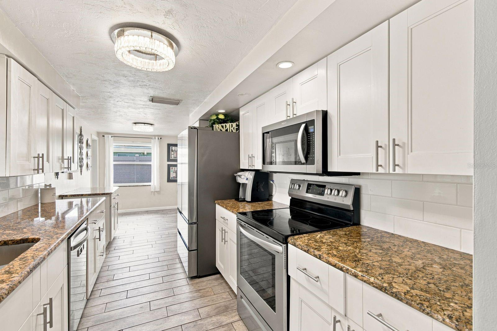 1324 CHANCELLOR DR — photo 13