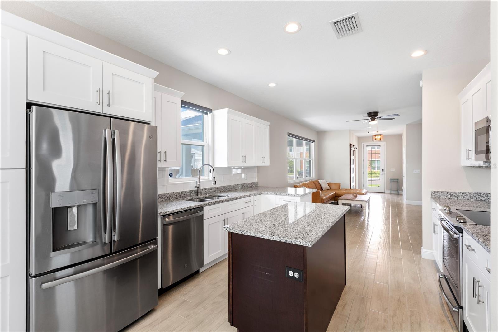 925 E SLIGH AVE — photo 17