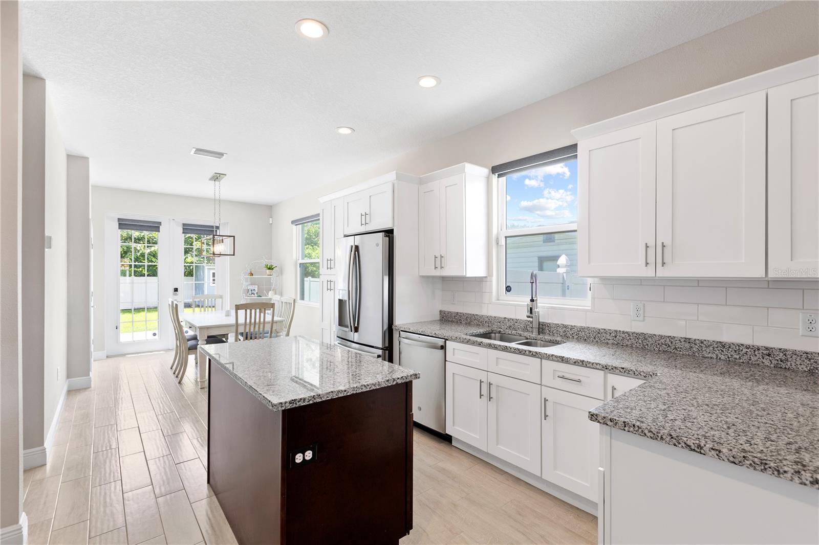 925 E SLIGH AVE — photo 13