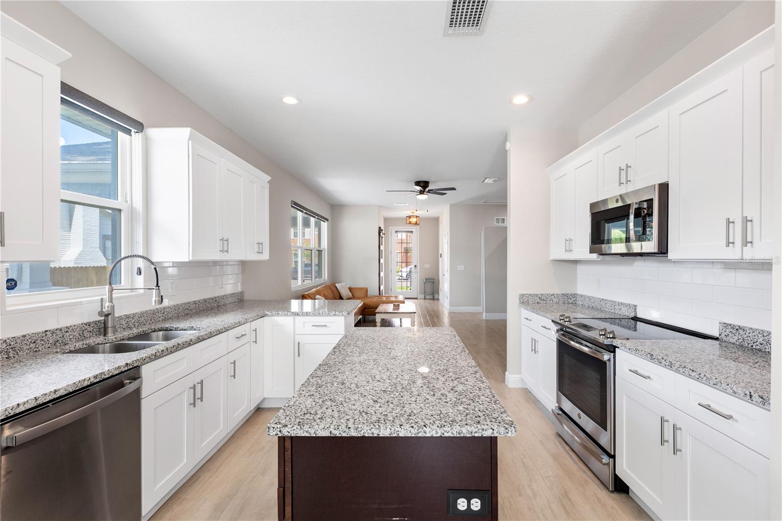 925 E SLIGH AVE — photo 18