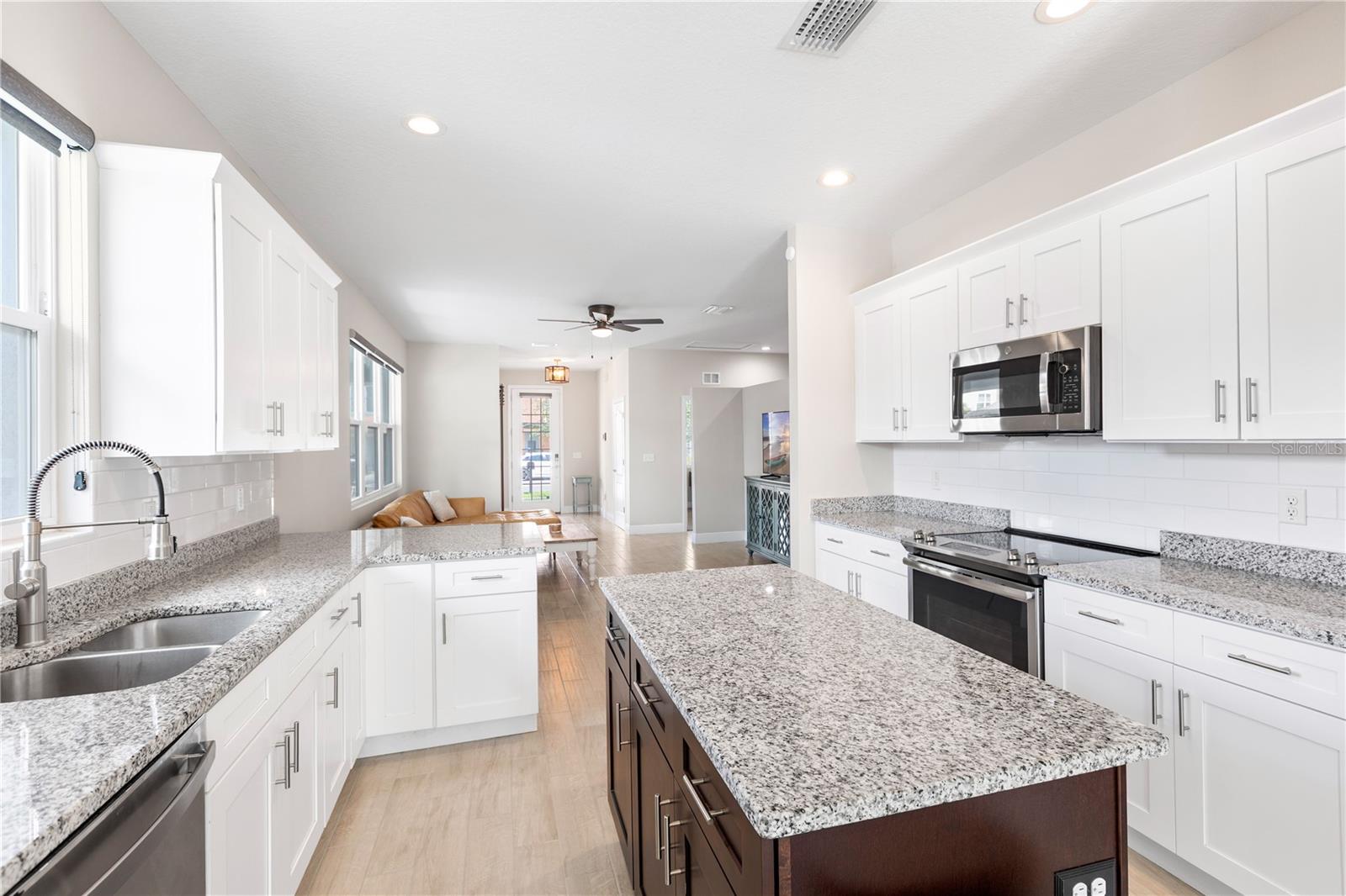 925 E SLIGH AVE — photo 19