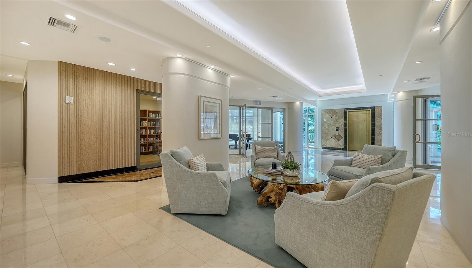 340 S PALM AVE #101 — photo 40
