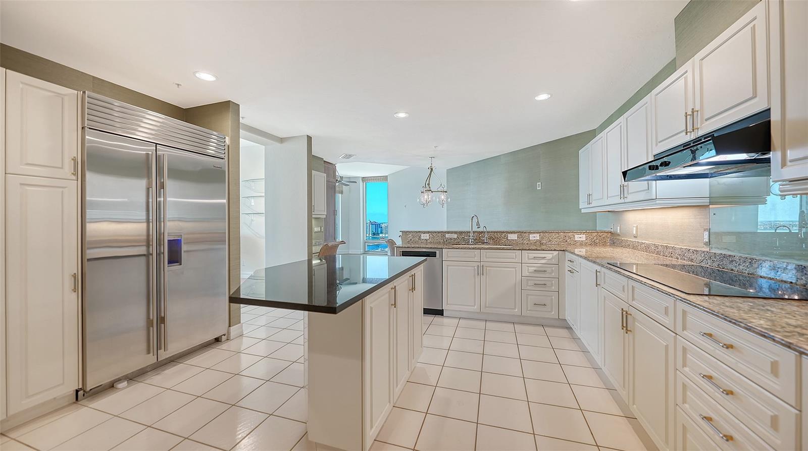 340 S PALM AVE #101 — photo 24