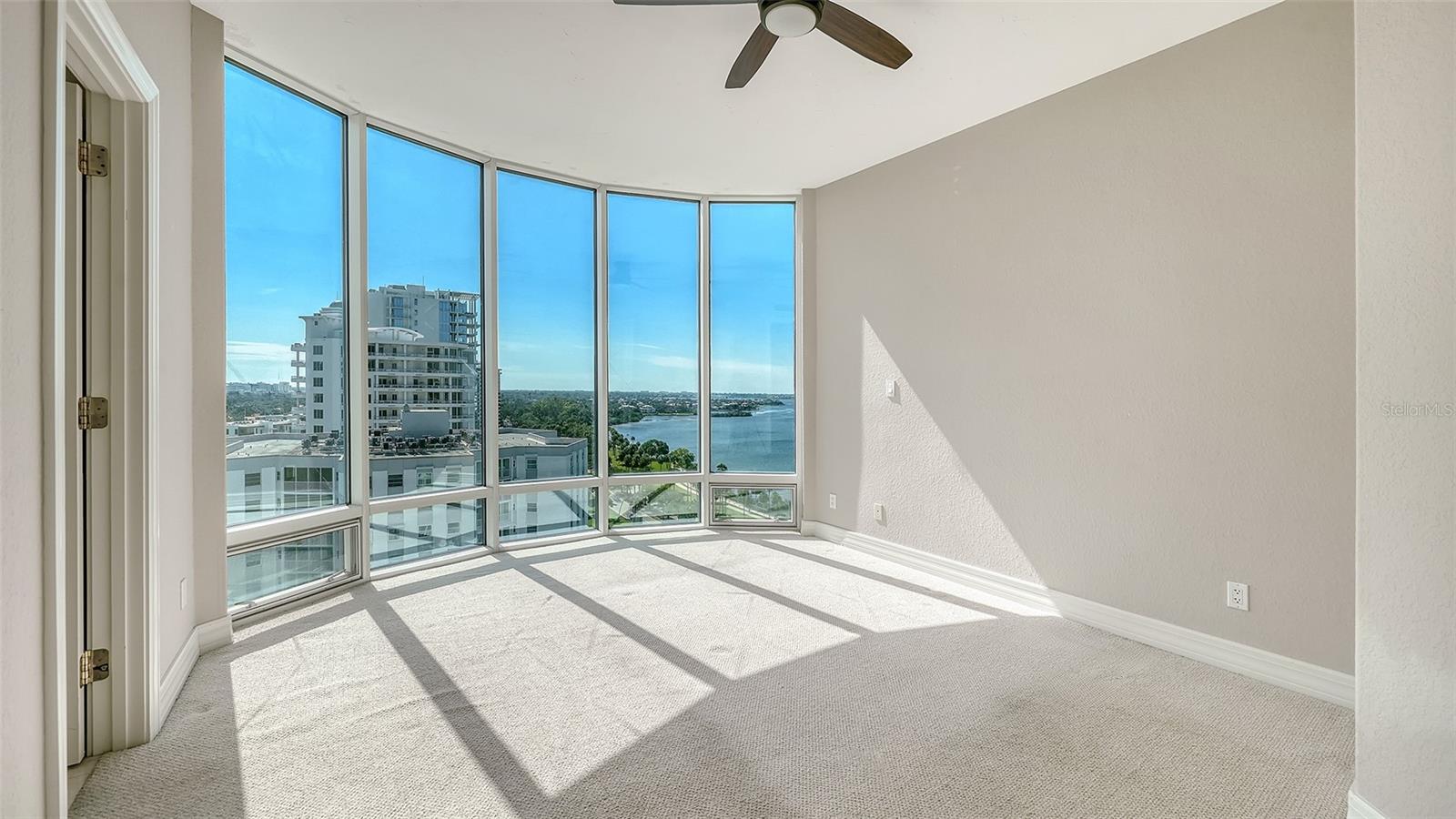 340 S PALM AVE #101 — photo 34