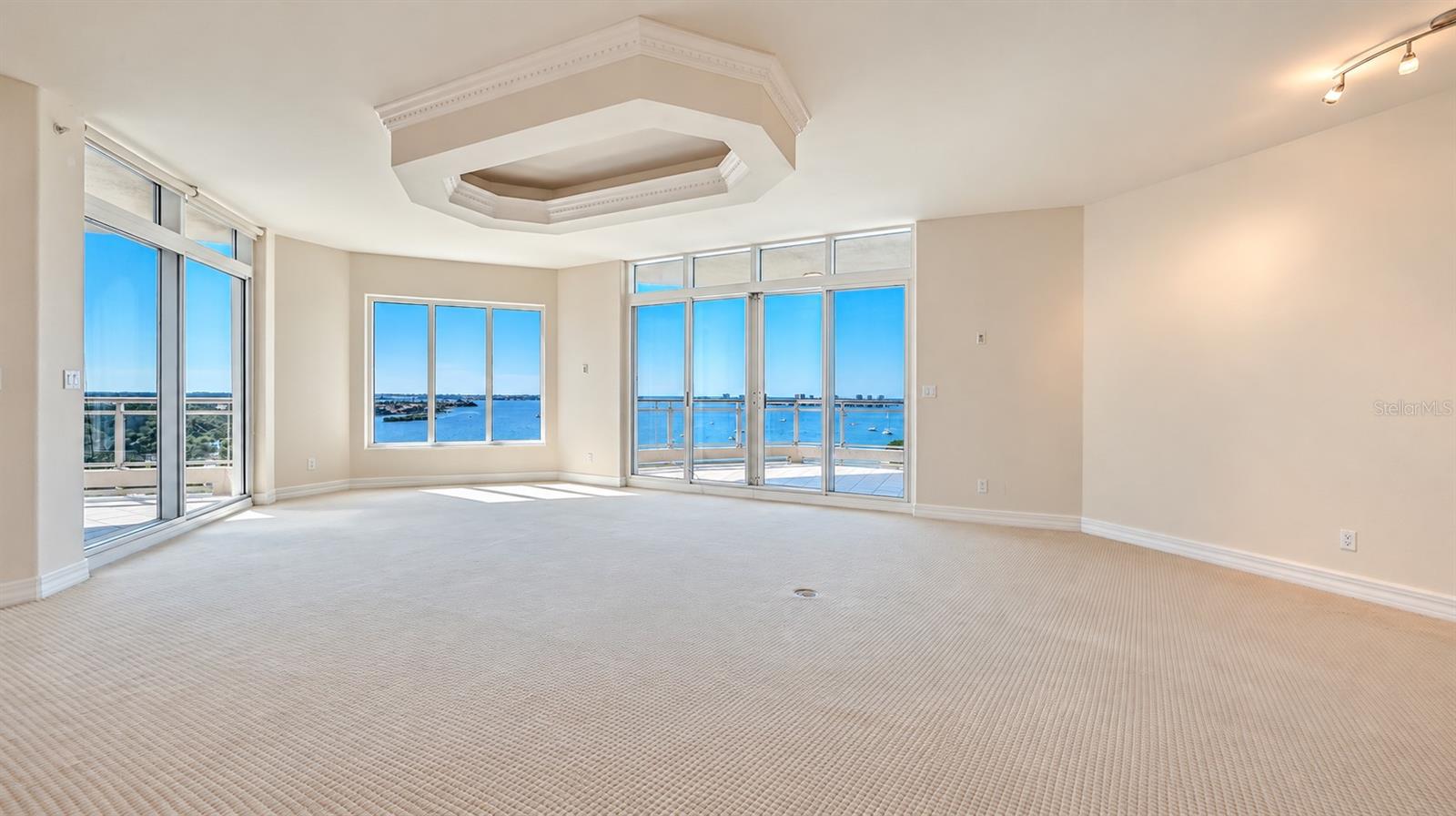 340 S PALM AVE #101 — photo 8