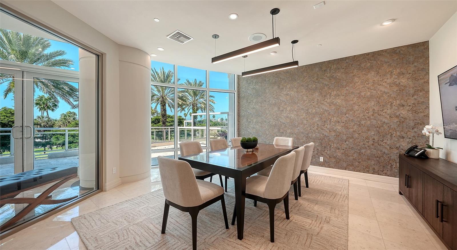 340 S PALM AVE #101 — photo 41