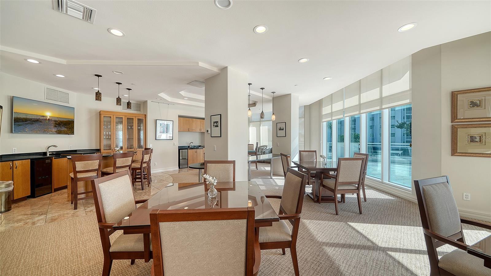 340 S PALM AVE #101 — photo 43