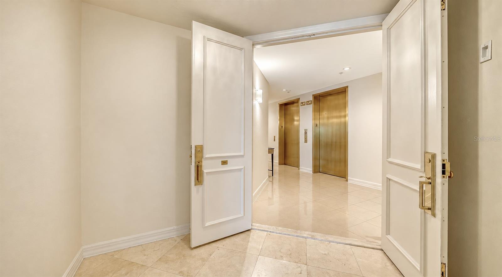340 S PALM AVE #101 — photo 4