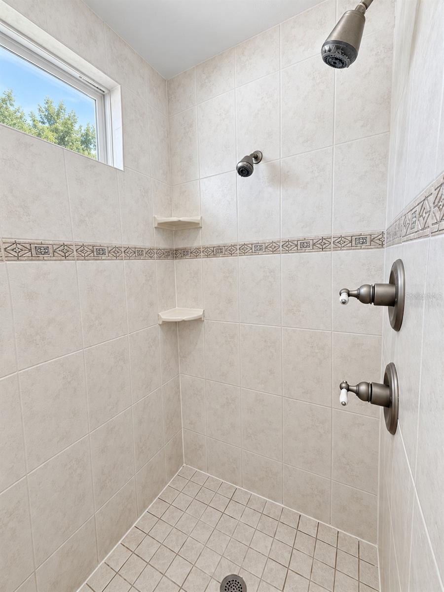 1919 W CARMEN ST — photo 23
