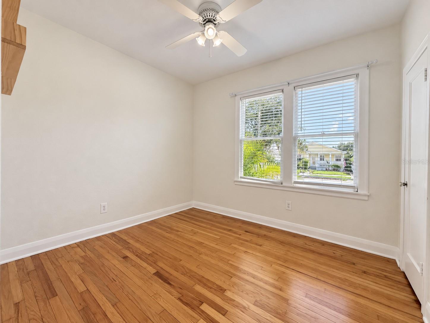 1919 W CARMEN ST — photo 17