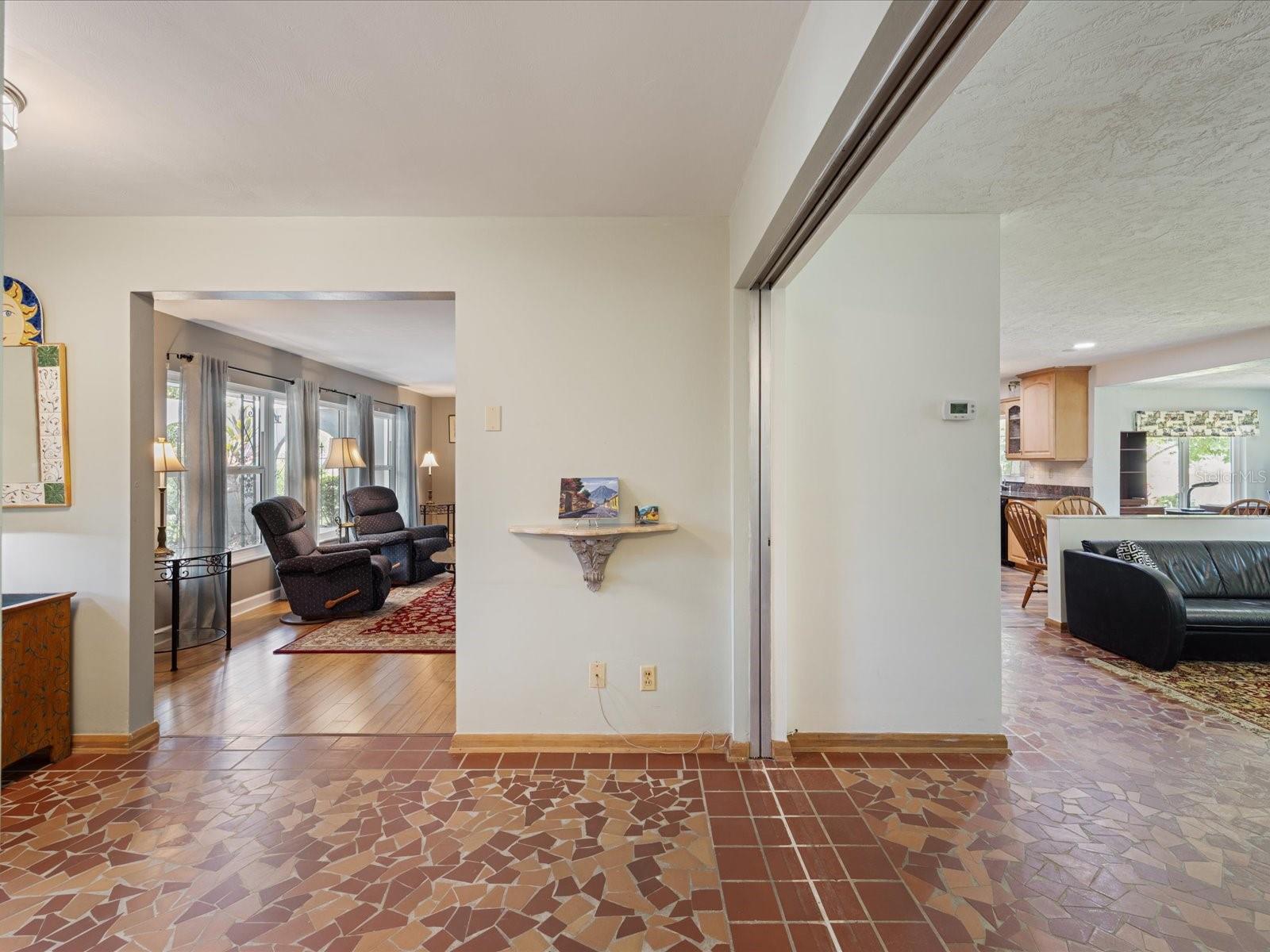 2100 MCKINLEY ST — photo 6