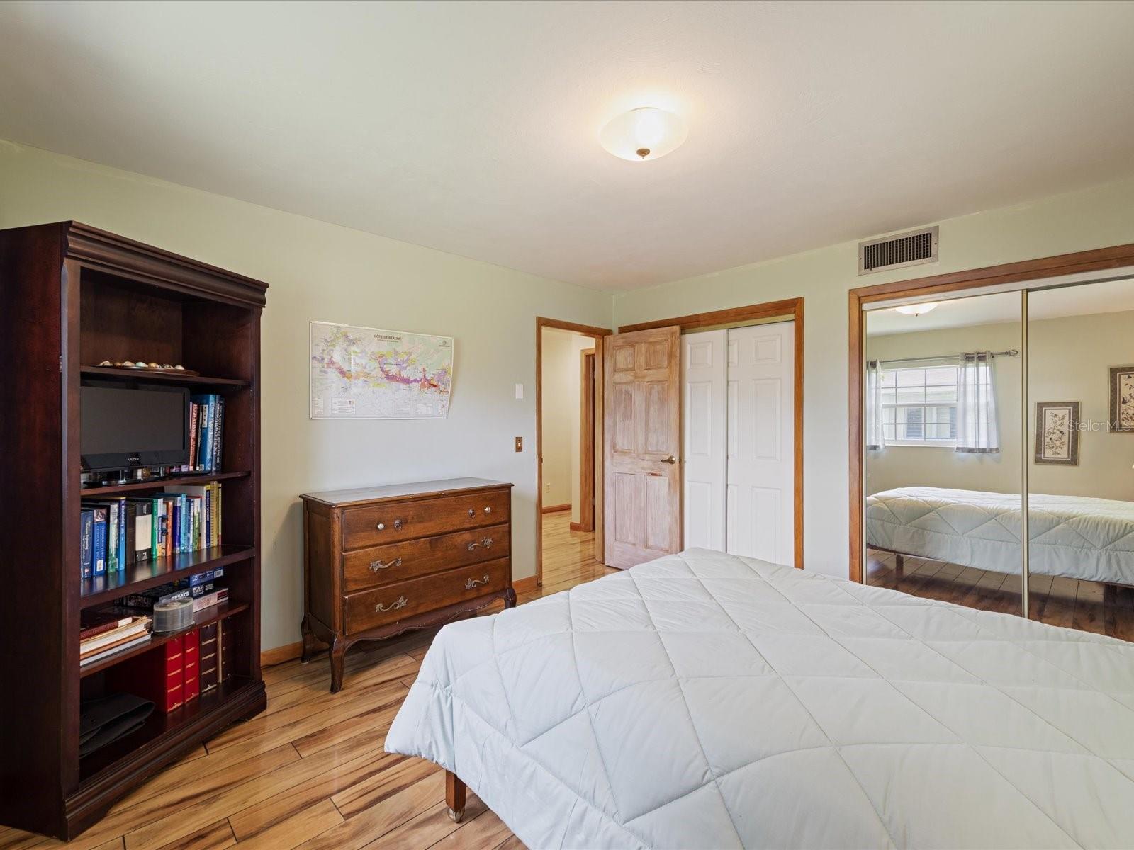 2100 MCKINLEY ST — photo 39