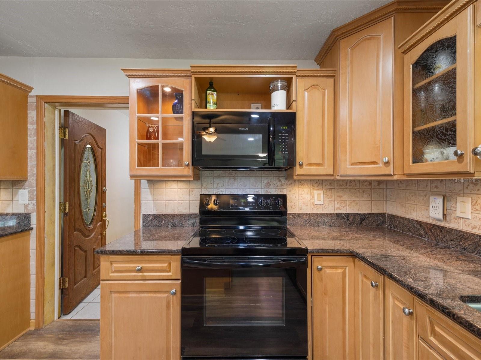 2100 MCKINLEY ST — photo 22