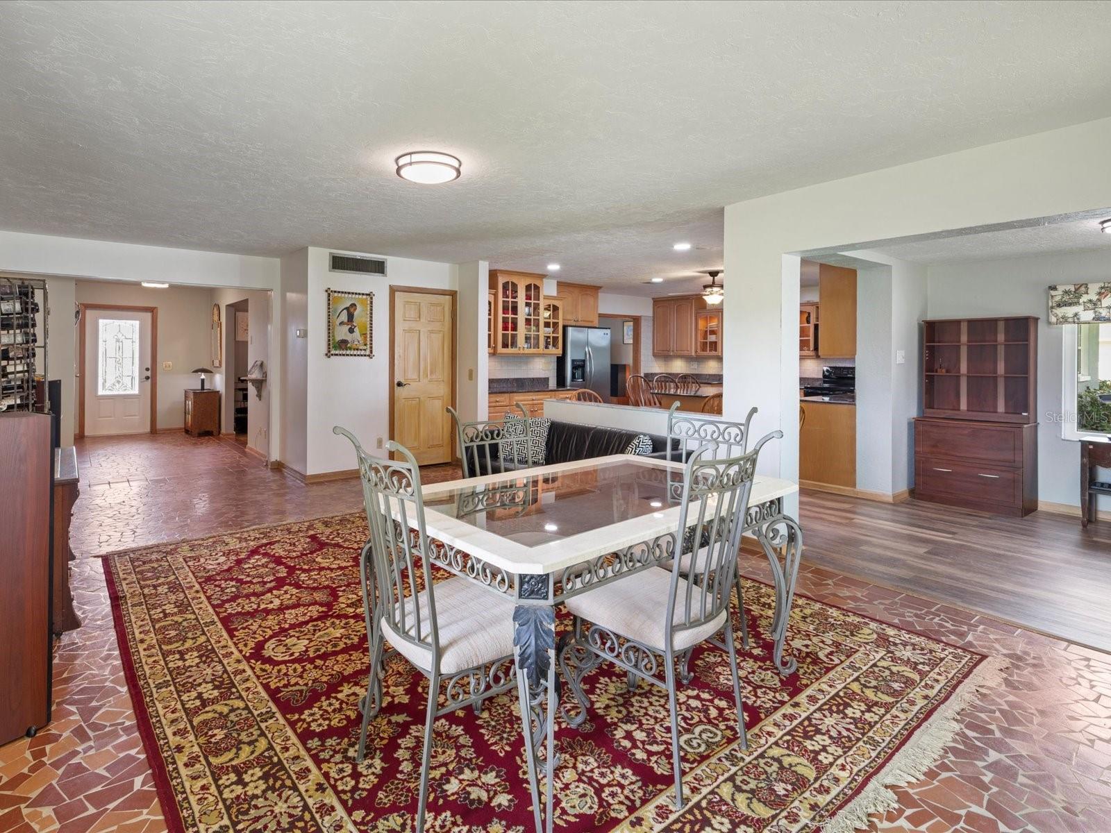 2100 MCKINLEY ST — photo 12