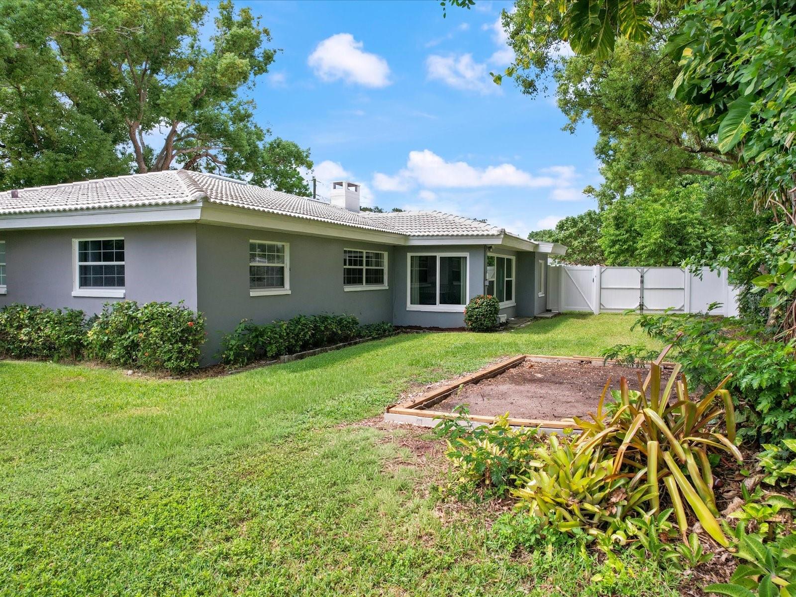 2100 MCKINLEY ST — photo 49