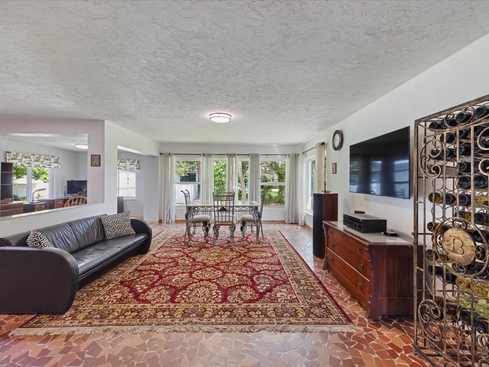 2100 MCKINLEY ST — photo 10